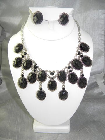 Oval Dangle Necklace and Earing Set Black