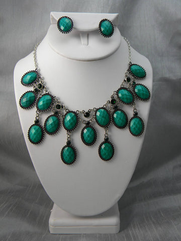 Oval Dangle Necklace and Earring Set Turquoise